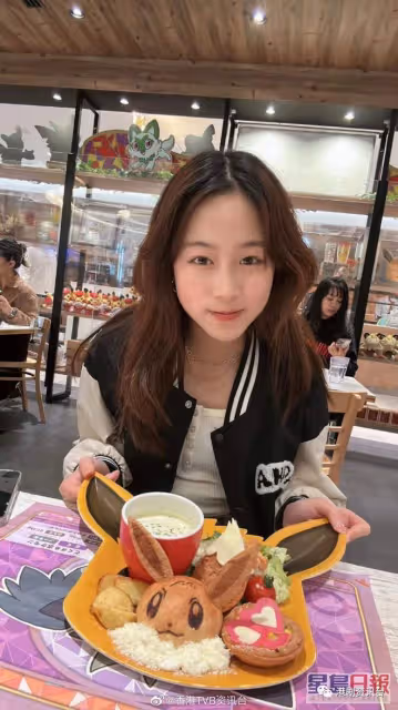 TVB女星13歲大女兒封「少女林嘉欣」!全臉曝光再曬長腿融化網民