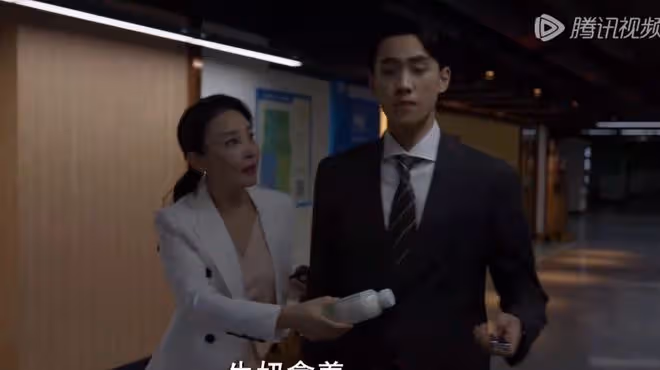 平凡之路：2個家庭2頓晚餐勾畫階層差異，你吃的飯就是你的階層