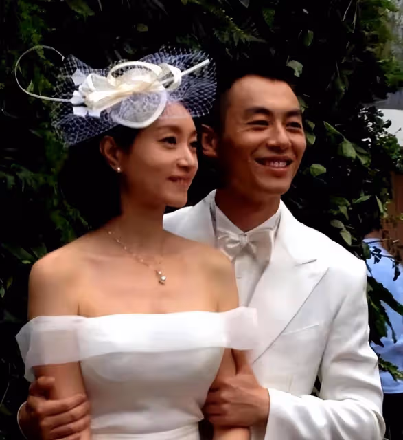 朱亞文被曝不守男德屢次跟異性發生親密動作,寵妻人設要崩塌了
