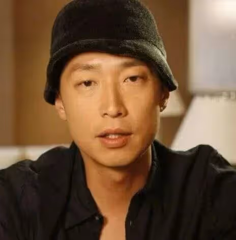 因得罪了劉德華,被封殺八年,被粉絲當街潑糞,被女友拋棄