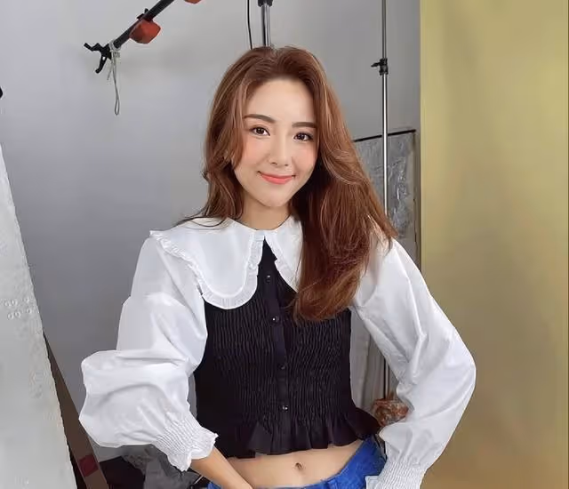 TVB知名女星錄節目露底走光，新劇演苦命舞女，自曝有大量親熱戲