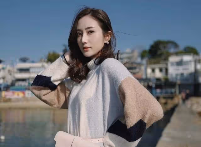 TVB人氣女星曬照容貌變化大，被質疑偷偷整容，入行4年醜聞不斷
