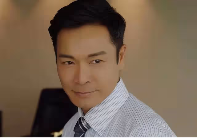 認不出!TVB知名視帝拍片曬近況,臉上僵硬像公仔被質疑醫美過度