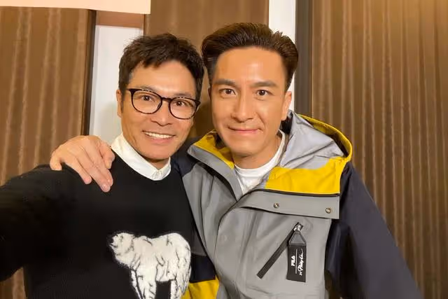 認不出!TVB知名視帝拍片曬近況,臉上僵硬像公仔被質疑醫美過度