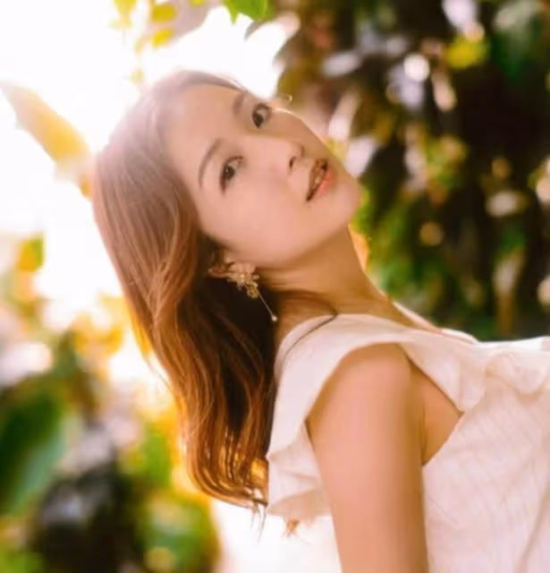 與李澤楷情不再?前港姐曬一身平民打扮,從千億女友做回鄰家女孩