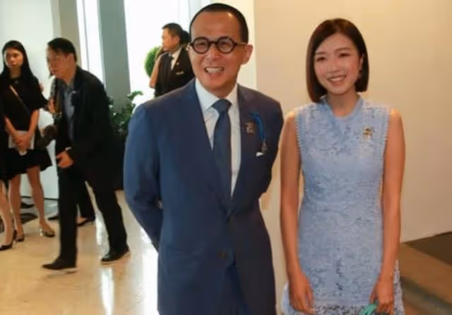 與李澤楷情不再?前港姐曬一身平民打扮,從千億女友做回鄰家女孩