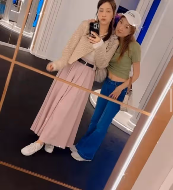 與李澤楷情不再?前港姐曬一身平民打扮,從千億女友做回鄰家女孩