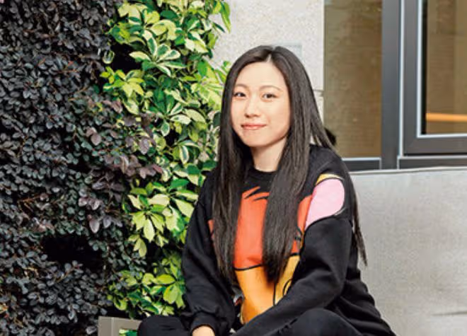 知名男神女兒出道當歌手，音樂頒獎禮獻唱，曾因被批長得丑痛哭