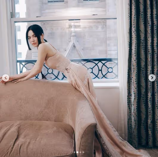 Met Gala 宋慧喬素顏穿上洋裝,宛如少女一般動人!
