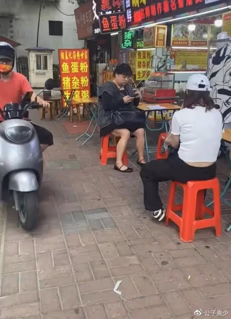 香港女星浙江吃路邊攤!體重270斤引擔憂,39歲仍單身上海3棟豪宅
