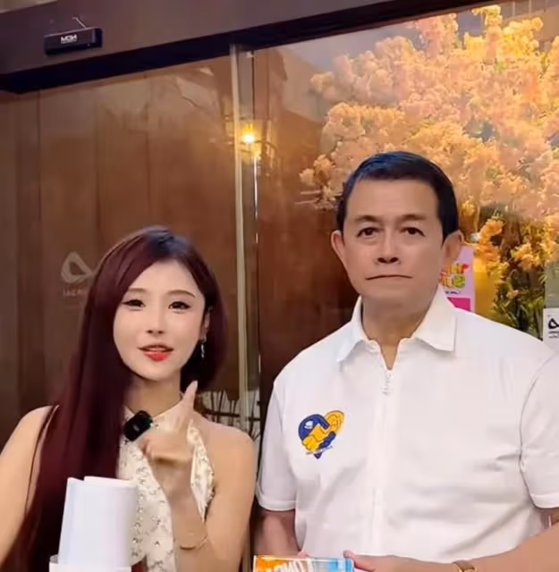 網紅貓妹妹:泰國被師父辛巴批評哭了,你不應該和前總理兒子約會