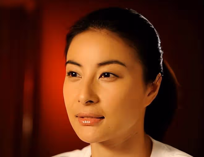 郭晶晶背8萬愛馬仕,路上被遊客一眼認出,和老公出行親民沒架子