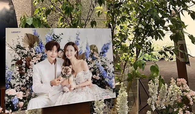 李多海身披婚紗腰顯粗疑懷有身孕,新郎翩翩起舞場