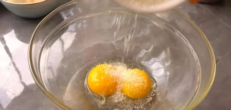 鬆軟的豆面蛋糕製作教程,表面一層香濃的豆粉,口感特別棒~