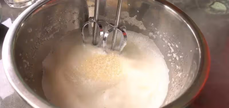 鬆軟的豆面蛋糕製作教程,表面一層香濃的豆粉,口感特別棒~