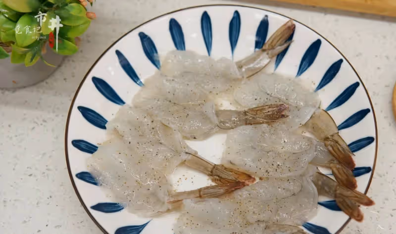 夏天吃大蝦,水煮、油炸靠邊站,這做法幾天不吃就喊饞,省事好吃~