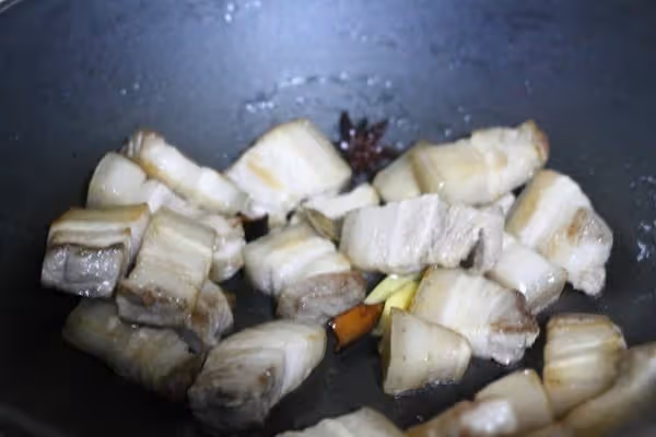 誰說紅燒肉必須炒糖色?掌握好這個小竅門,不用炒糖色~