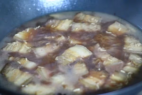 誰說紅燒肉必須炒糖色?掌握好這個小竅門,不用炒糖色~