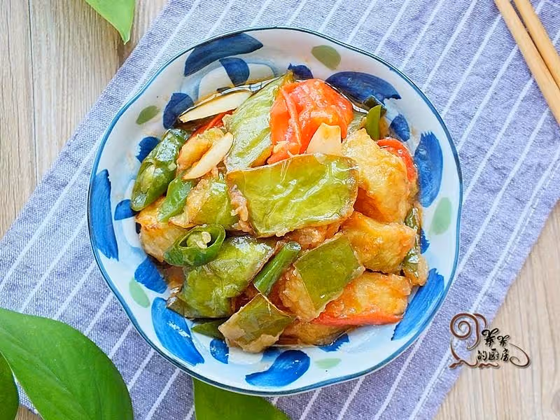 茄子蒸的炒的吃膩了,試試這方法吧,香軟有滋味,孩子天天嚷著吃~