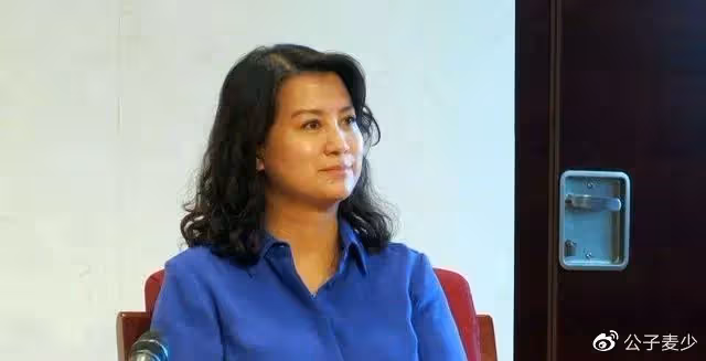 李幼斌:與24年髮妻離婚,轉身迎娶三婚的史蘭芽,愧對前妻和兒子