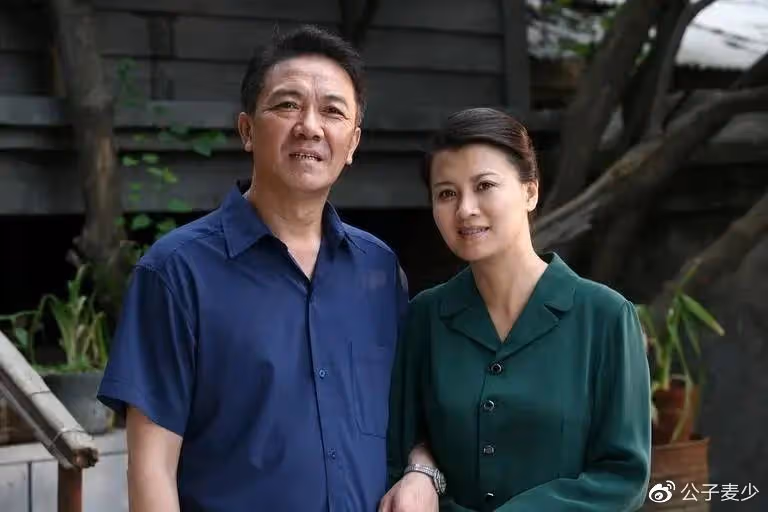 李幼斌:與24年髮妻離婚,轉身迎娶三婚的史蘭芽,愧對前妻和兒子