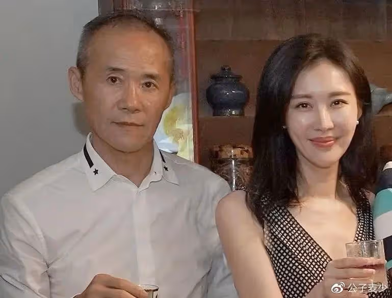 曝田朴珺和王石離婚了？「父女戀」談崩了，為72歲老公生娃失敗
