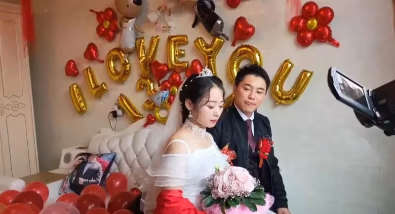 新婚當天，新娘敬茶要8萬改口費，婆婆：「你回娘家吧」最後卻以悲慘為結局