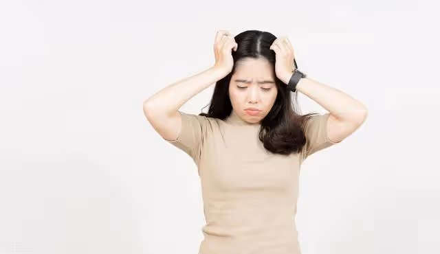 小叔子五一假期帶女友來吃飯，婆婆要給1萬1見面禮，我攪黃了婚事