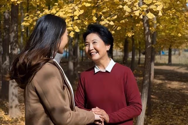 我68歲,五一假期全家聚餐我做了一桌菜,女兒一句話我讓他們滾蛋
