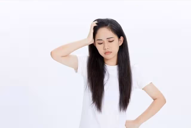 老公不作為,公公偷溜進我房間塞給我3000塊錢,我失聲痛哭