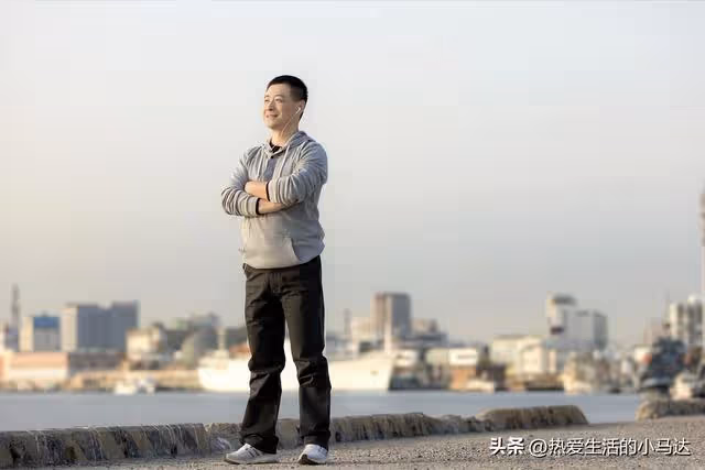 接父母到城裡2個月,看到妻子跑了,滿屋廢品,才知道孝順太難了
