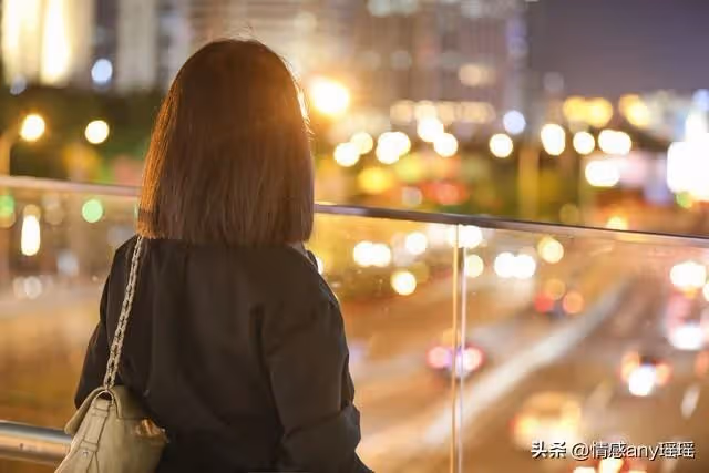 孩子突發高燒,婆婆卻怒打兒媳,兒媳一句話讓婆婆癱坐在地