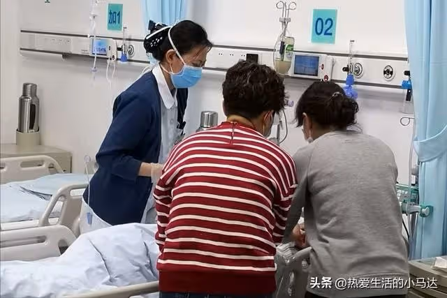 我75歲,獨自住了一次院後,讓我發現不依靠兒女的晚年生活有多爽