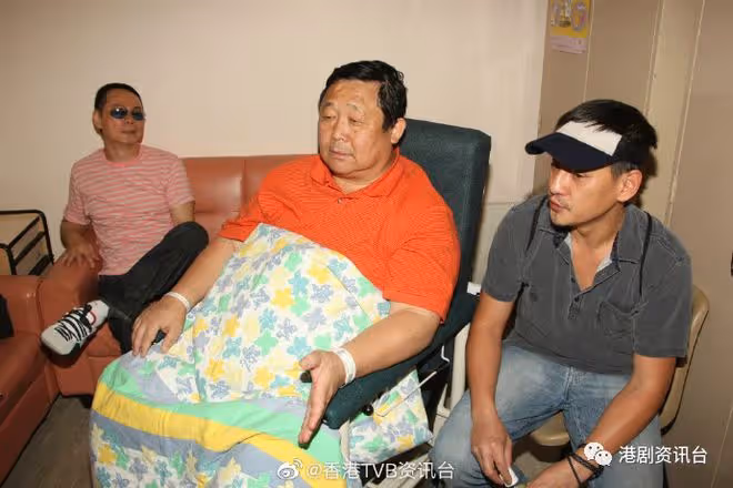 75歲秦煌滿頭白髮瘦了一個碼!仍有TVB約現身ViuTV好驚喜