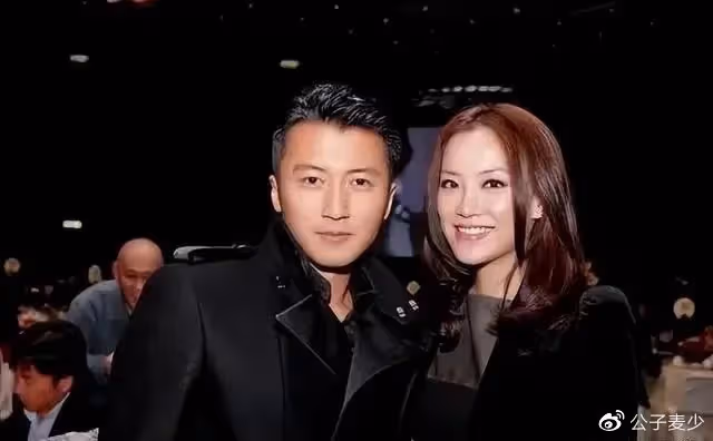 她與謝霆鋒相伴26年,未婚先孕生下女兒,網友:長得像謝霆鋒!
