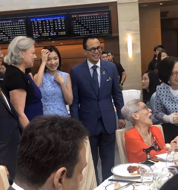 郭嘉文：效仿梁洛施失敗，如今陷入了進退兩難的地步！