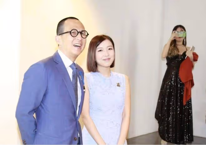 30歲郭嘉文外出做髮型,再現闊太生活!或仍是李澤楷的正牌女友