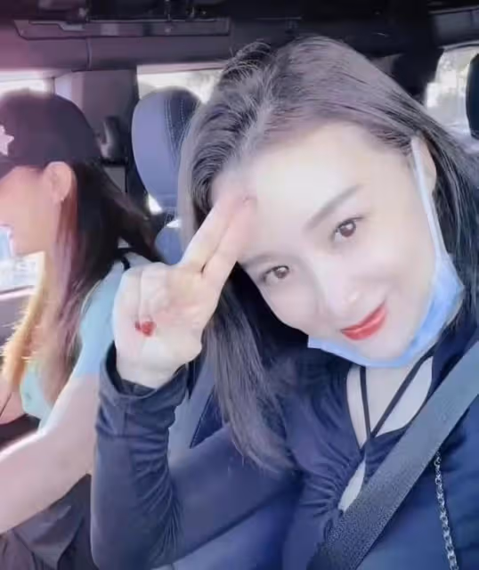 姚芊羽現身夏威夷!住豪華酒店狂購奢侈品,白皙豐腴43歲仍未婚