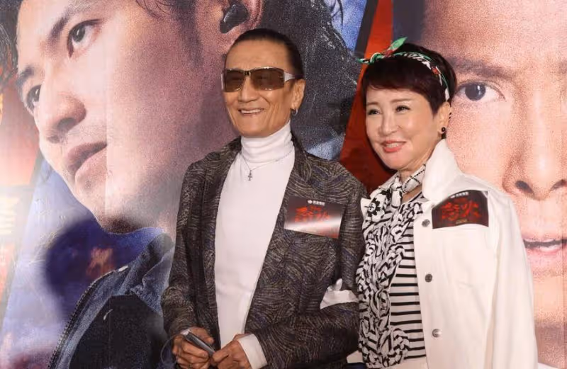 84歲謝賢需人攙扶,害怕孫子不認識自己,狄波拉含情脈脈愛相隨