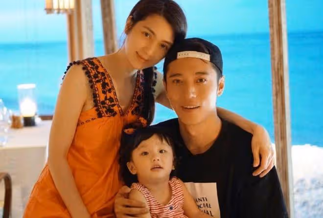 張丹峰洪欣離婚早有徵兆,港媒曝去年已分開,為了男方事業不公開