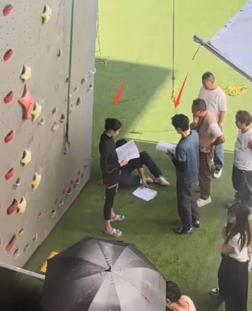 關曉彤新劇攀岩路透,身材消瘦小腿纖細,生圖被贊比精修好看