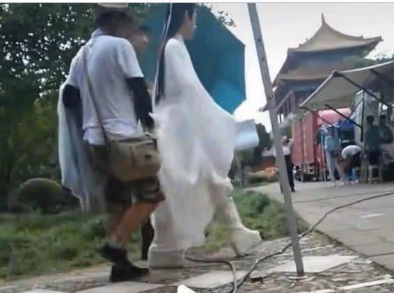 《顏心記》開機,羅雲熙穿厚底鞋惹爭議,被扒真實身高只有166