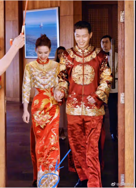 竇驍婚服遭吐槽,現場生圖被指像服務員,頭頂配飾酷似礦泉水桶