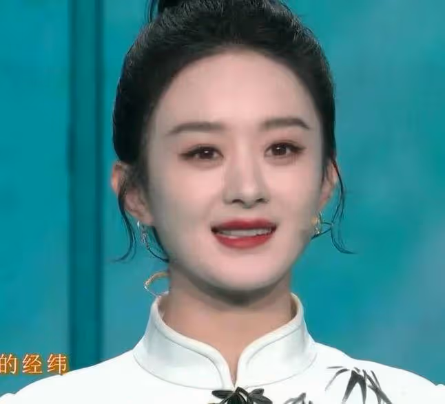 春晚出圈畫面,楊紫大衣火了,撒貝寧眼妝搶鏡,張若昀外套像雪糕