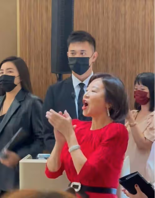 53歲陶喆近照曝光,面部浮腫模樣大變,滿頭白髮撞臉林瑞陽