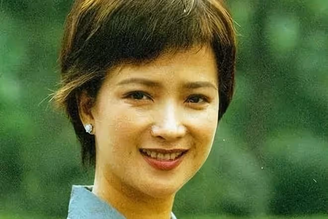 她演遍四大名著，棄同居5年男友，嫁三婚許亞軍，患癌後才懂真愛