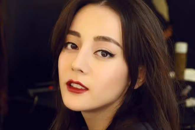 內娛真浪費了她的性感，47歲硬演20歲大美女，真看不慣