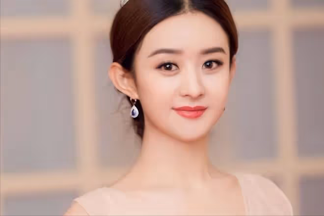 內娛真浪費了她的性感，47歲硬演20歲大美女，真看不慣