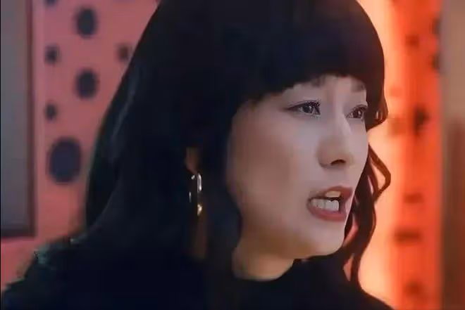 內娛真浪費了她的性感，47歲硬演20歲大美女，真看不慣
