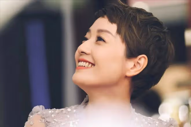 內娛真浪費了她的性感，47歲硬演20歲大美女，真看不慣